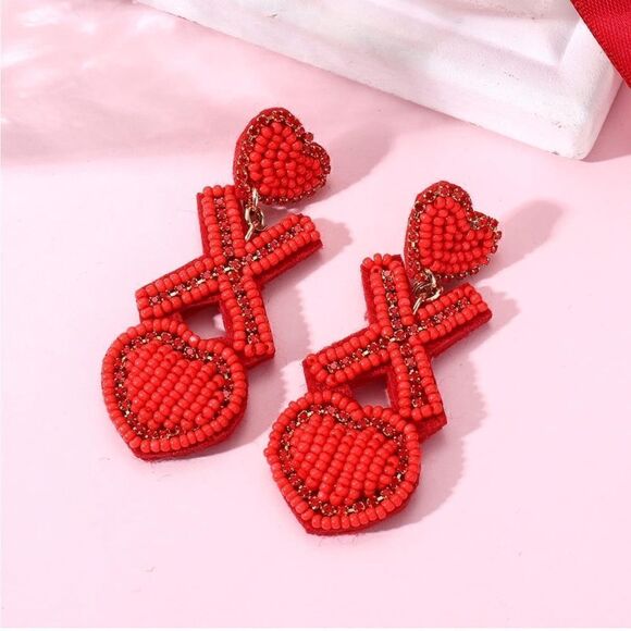 Beaded XO Dangle Earrings ❤️ - Picture 2 of 4